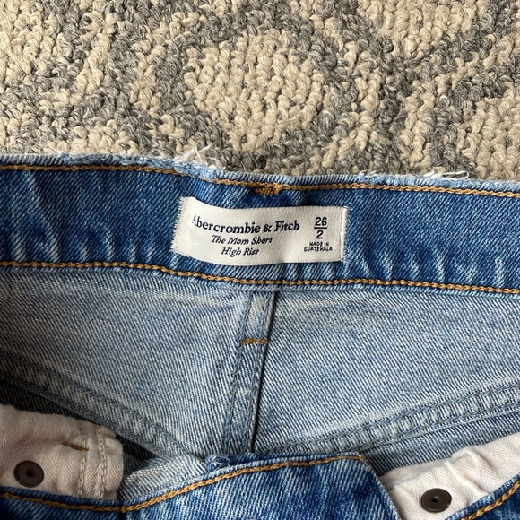 Like new Abercrombie & Fitch high rise shorts - Picture 2 of 2
